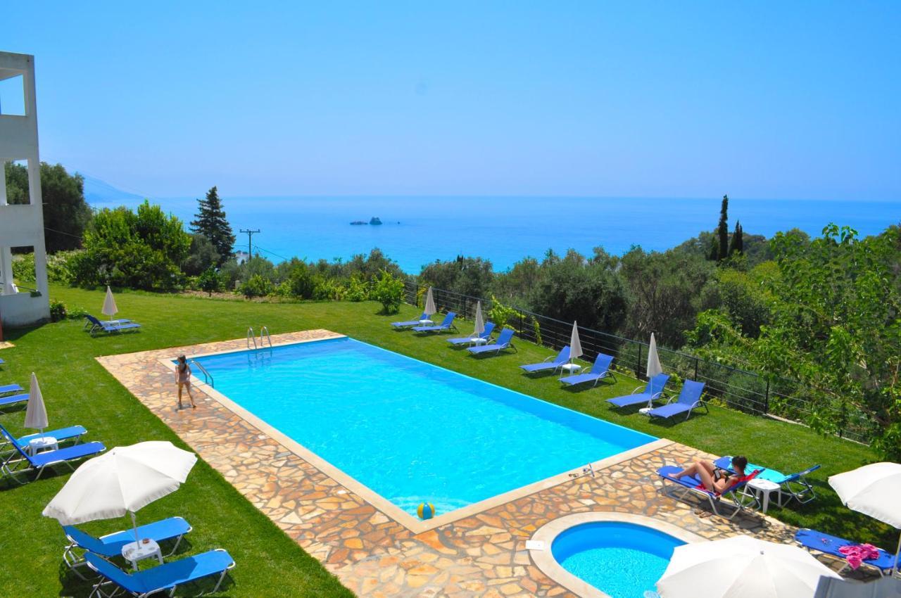 Large Apartment By The Pool - Pelekas Beach, Corfu Extérieur photo