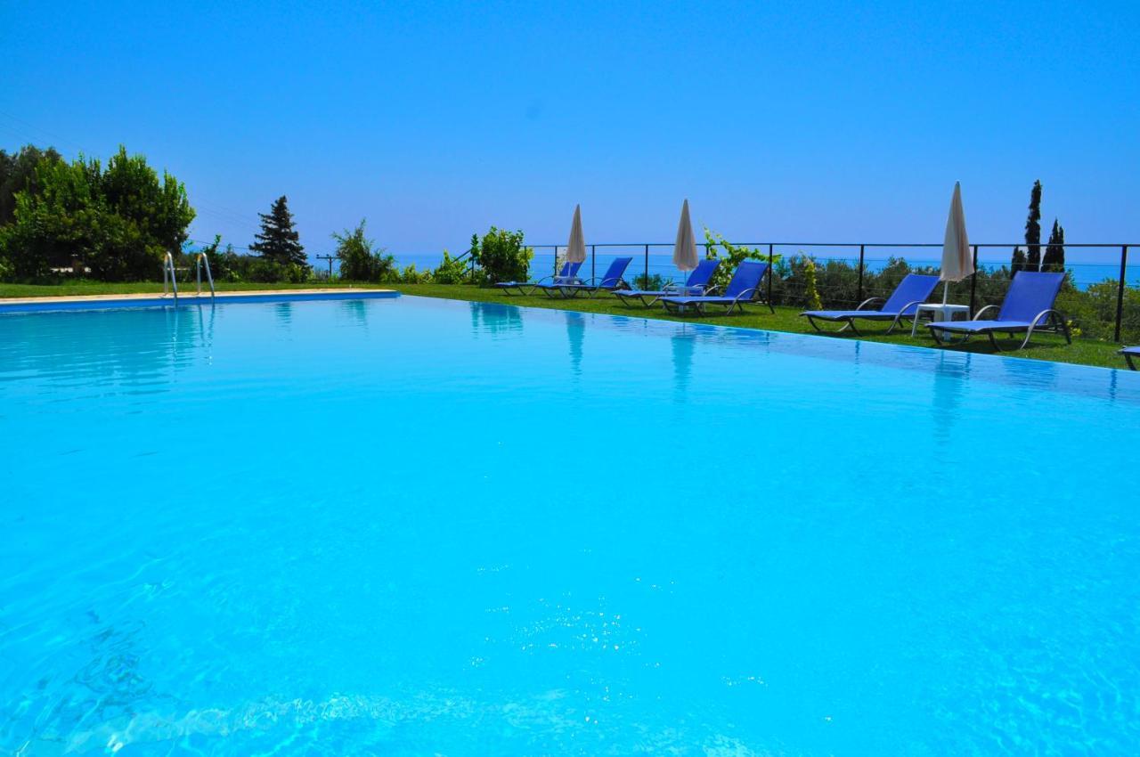 Large Apartment By The Pool - Pelekas Beach, Corfu Extérieur photo