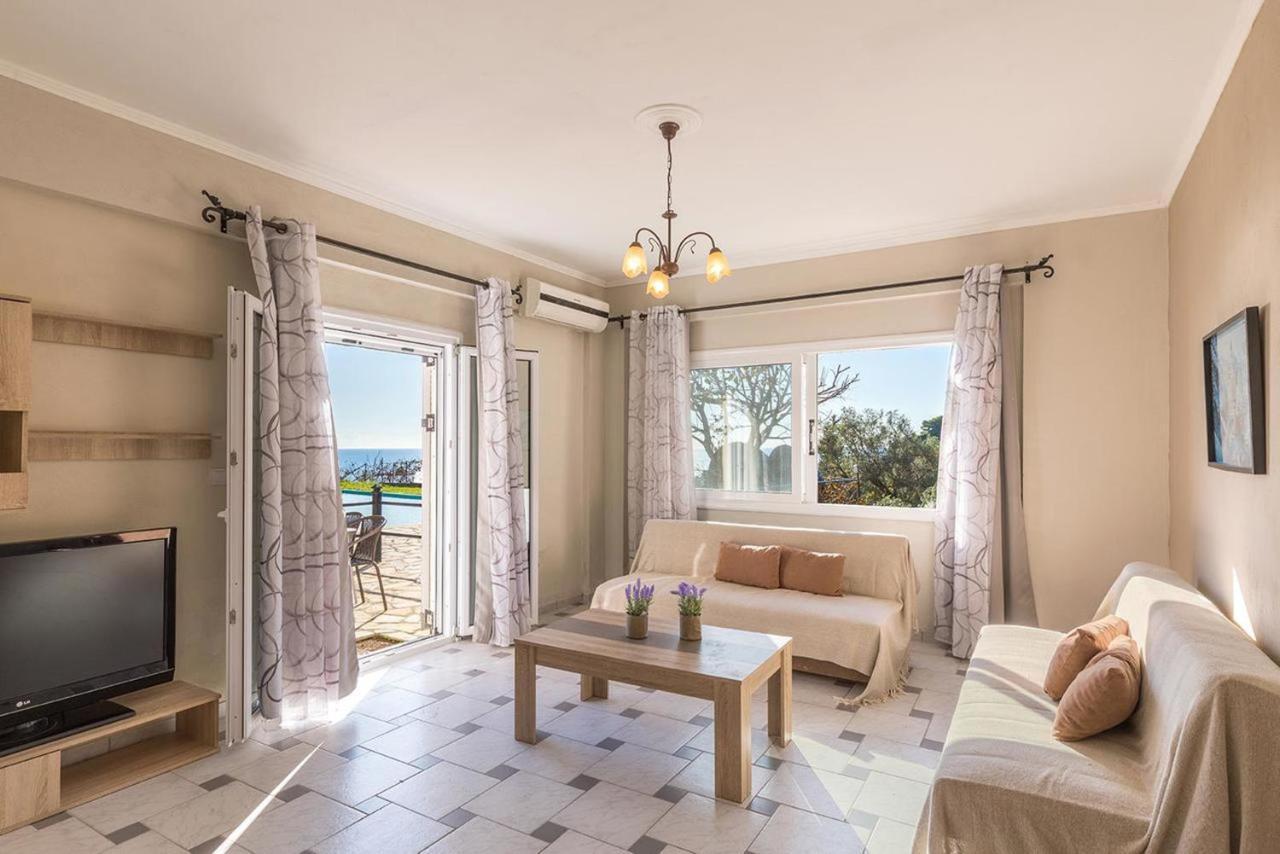 Large Apartment By The Pool - Pelekas Beach, Corfu Extérieur photo