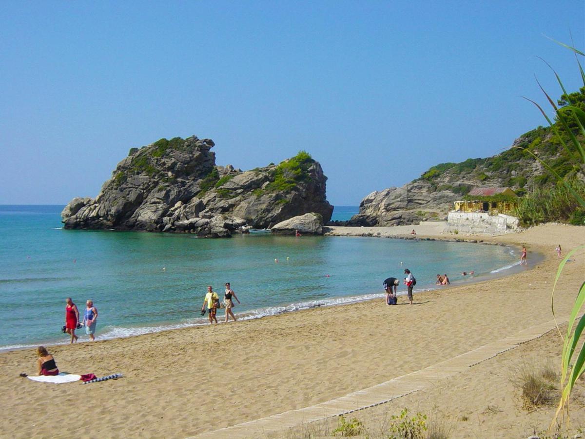 Large Apartment By The Pool - Pelekas Beach, Corfu Extérieur photo